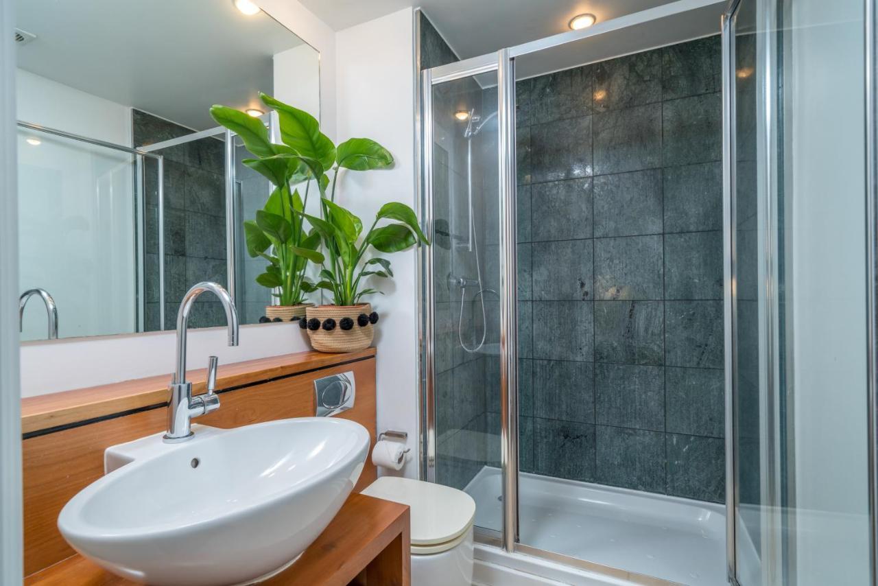 2 Bedroom Apartment With Park Views Shoreditch Londýn Exteriér fotografie